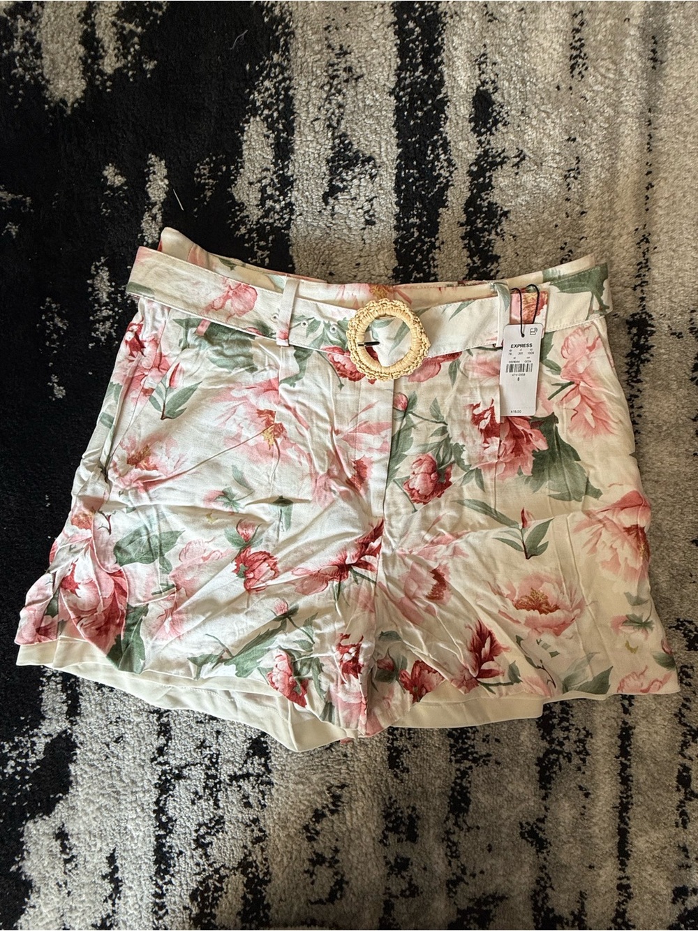 NWT Express Floral Belted Shorts Size 8